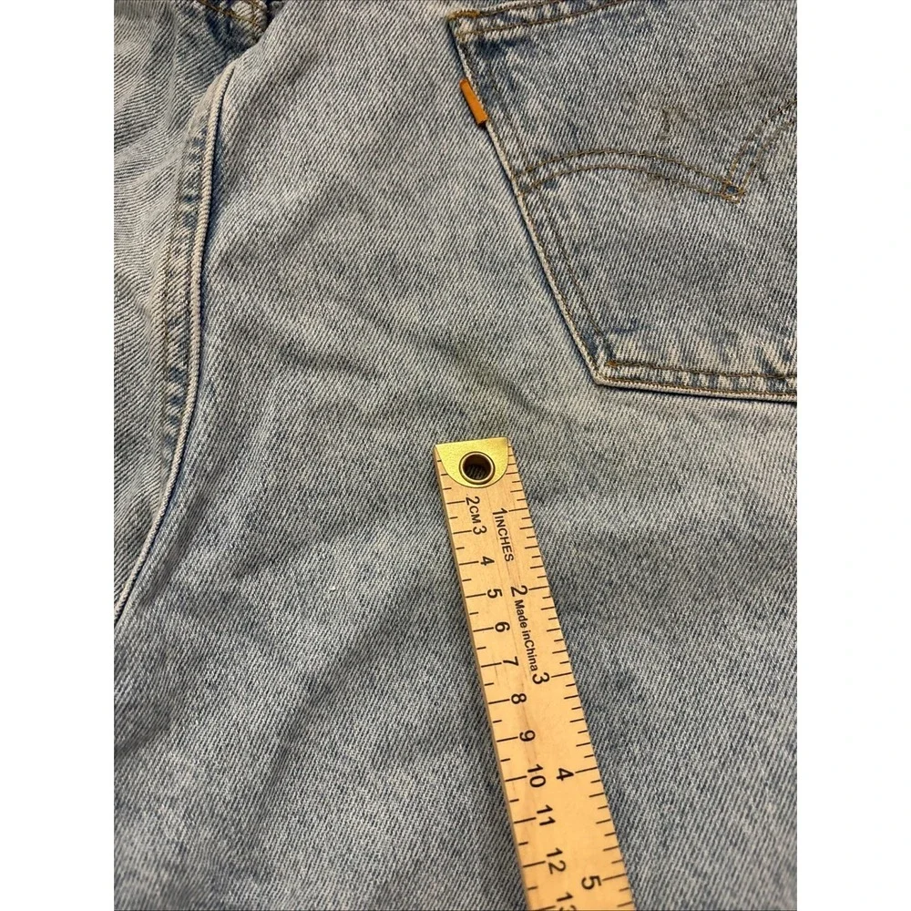 Vintage Levi's Men's 90's Denim Shorts Size 42 Light Wash 1995 550 Relaxed Fit